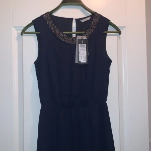 Balklänning  - Balklänning från ONLY, aldrig använd. Storlek 36. Nypris 499kr💜hör av dig för mer info/ bilder. Frakt betalar köparen