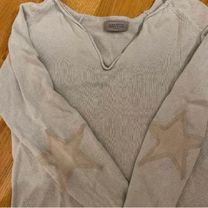 Hunkydory tröja - Intressekoll på denna tröja från hunkydory!!!! Säljer endast vid bra bud, kan byta också. Kontakta mig privat för fler bilder eller vid minsta intresse😇 (Lånade bilder)