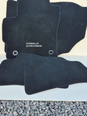 Toyota Corolla Cross 2026 bilmattor helt nytt - Helt nya Toyota Corolla Cross bilmattor Check my other listings as well for combine shipping.                                                 Shippping worldwide  Shippping very fast-most chances same day