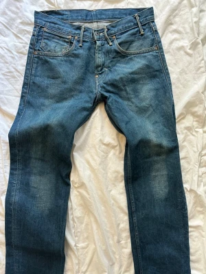 Bootcut Levis  - Riktigt schyssta bootcut jeans från Levis! Mycket fint skick och otroligt snygga! Storlek:30:32