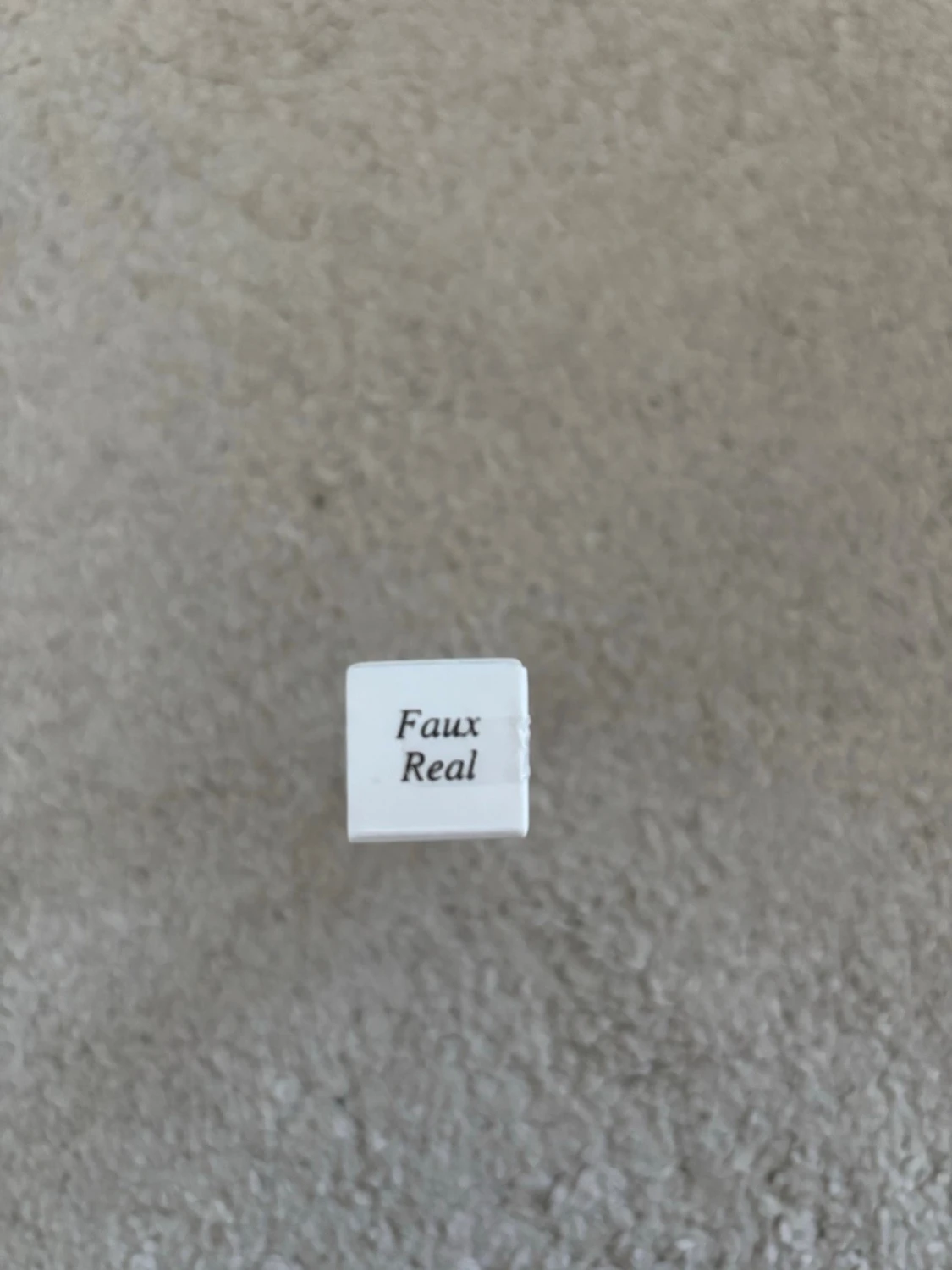 Oöppnad CAIA Faux Real mascara - 1