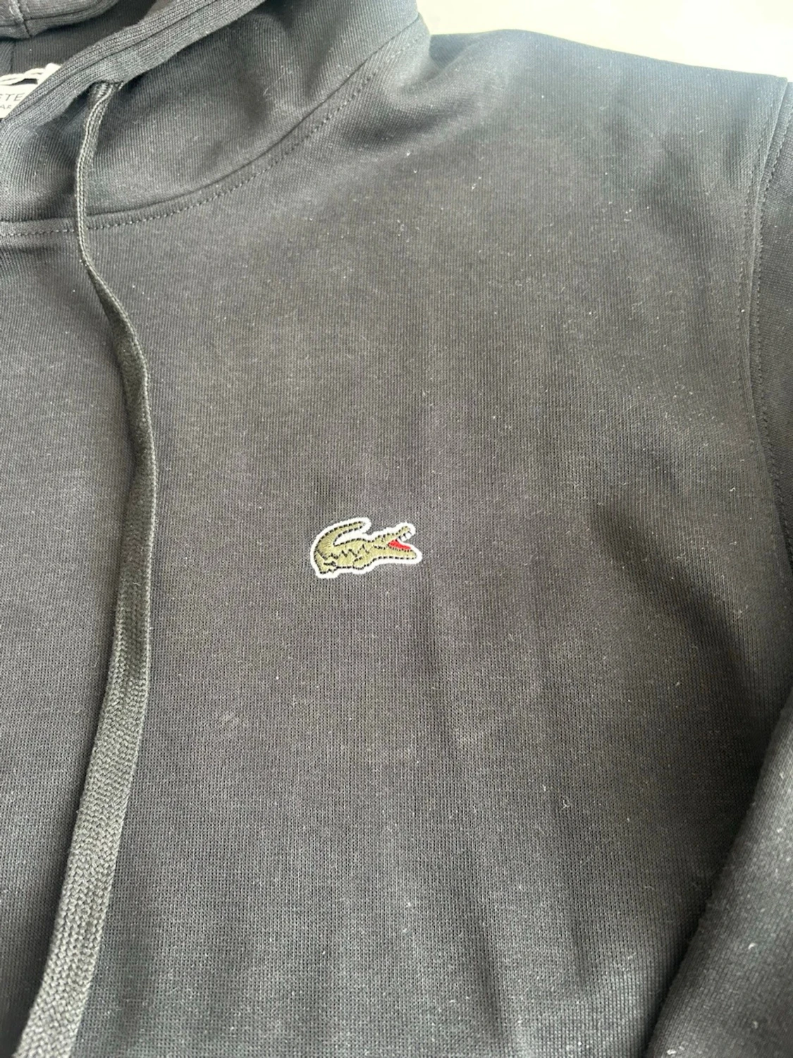 Svart hoodie från Lacoste - 2