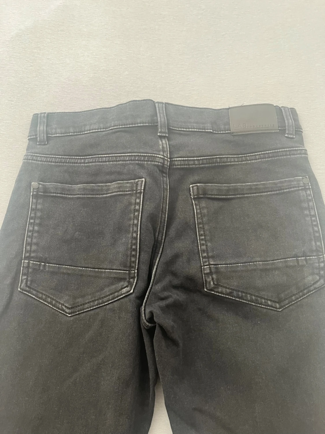 Svarta raka jeans - 2
