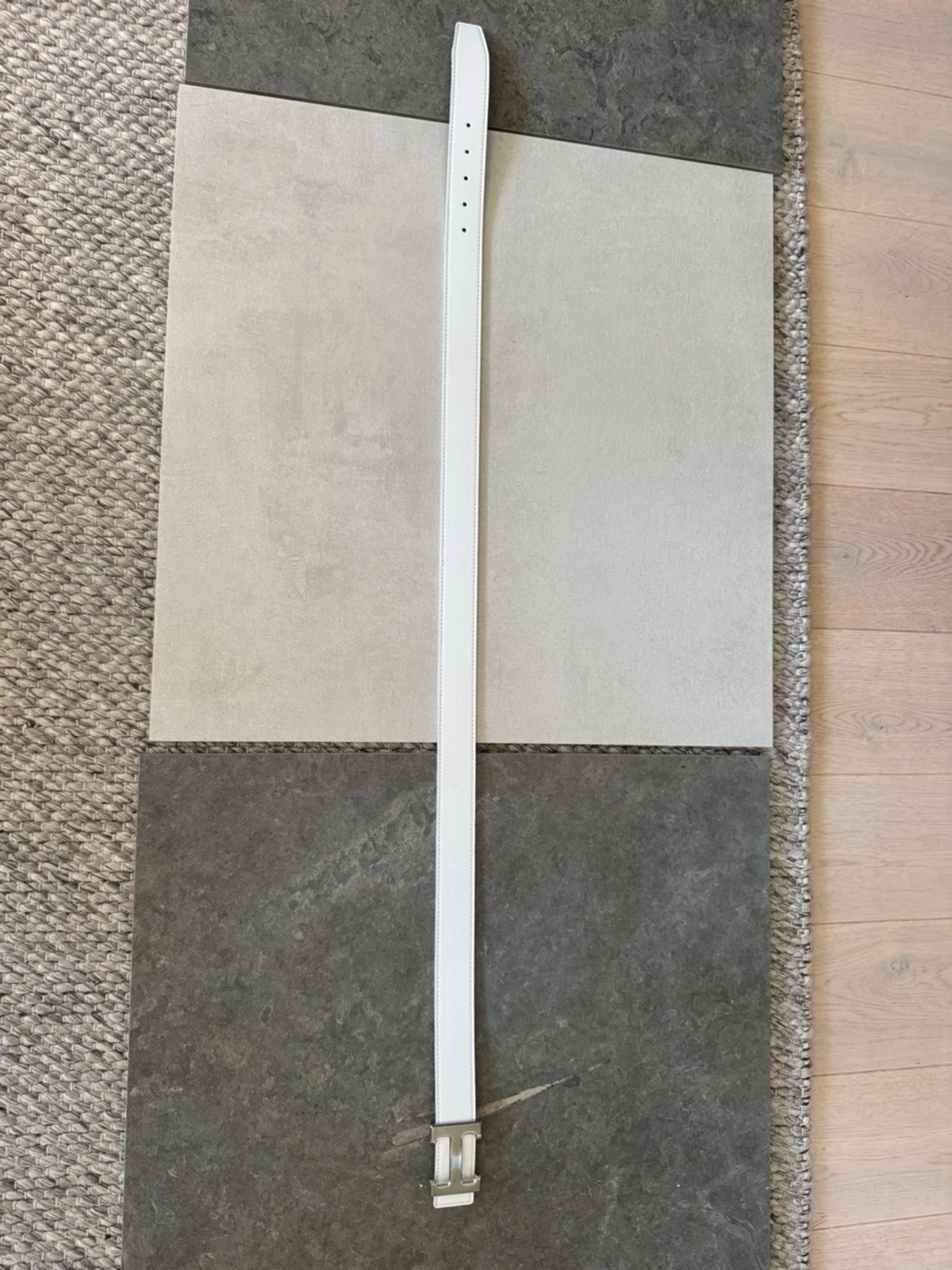 Vitt skärp med metallspänne - 2