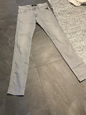 Replay jeans  - Säljer dessa fina replay jeans eftersom att dom knte passar 