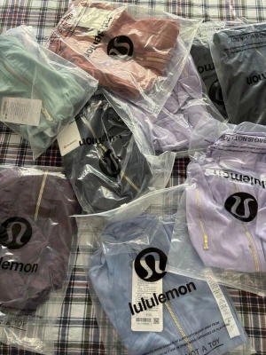 Massor av Lululemon define jackor! - Define Jacket Collection - Fog Green, Black, & More - Luon