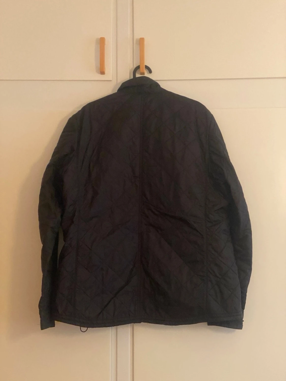 Svart quiltad jacka från Barbour - 1
