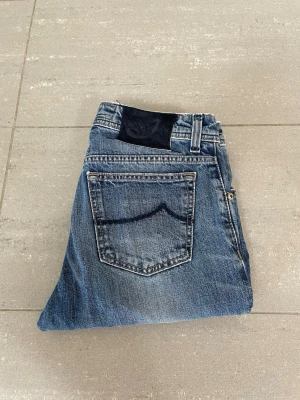 Jacob Cohën Jeans  - Säljer nu dessa riktigt snygga Jacob Cohën Jeans, mått: 38,5 cm midja och va 110 cm längd. skriv för fler bilder/frågor🙌🏼 