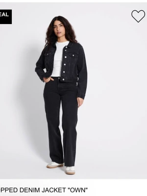 Svart jeansjacka - Tog 2 storlekar för stora för att den ska va oversized. Skriv för frågor❤️