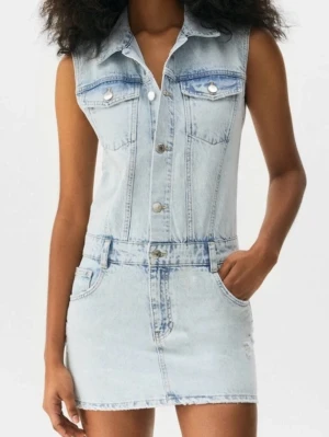 Jeans klänning - Älskar denna men är tyvärr lite för liten för mig. Supersnygg jeansklänning från pull&bear 