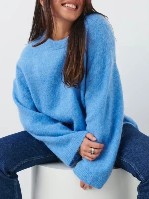 Stickad tröja  - Som ny!! 