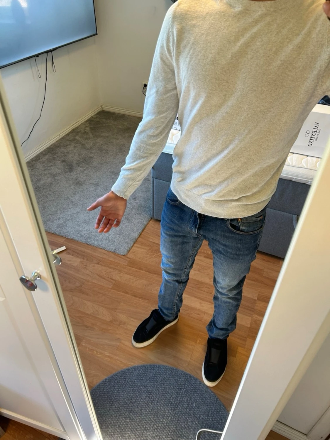 Ljusgrå långärmad tröja basic