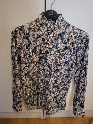 Stylish button down - Clean Cut Copenhagen button down. In great condition. One of my all time favourite shirts, but unfortunately doesn't fit anymore. Bundle discounts: two items 5% off (automatic) three items 10% off, five items 20% off. Message me before purchasing 3+ items for discount.