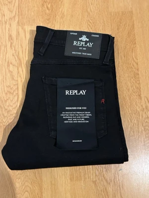 Replay annbas - Tjena! Säljer dessa helt nya replay anbass dom är aldrig använda med prislappen och allting på. Hör gärna av er vid frågor eller prisförslag🤝