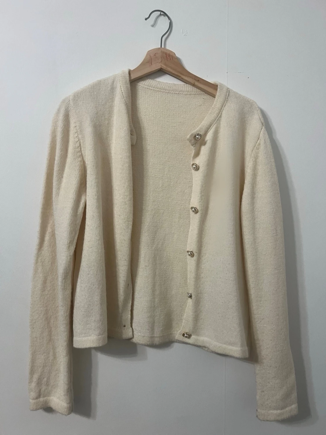 Krämvit  basic kofta med knappar - 1