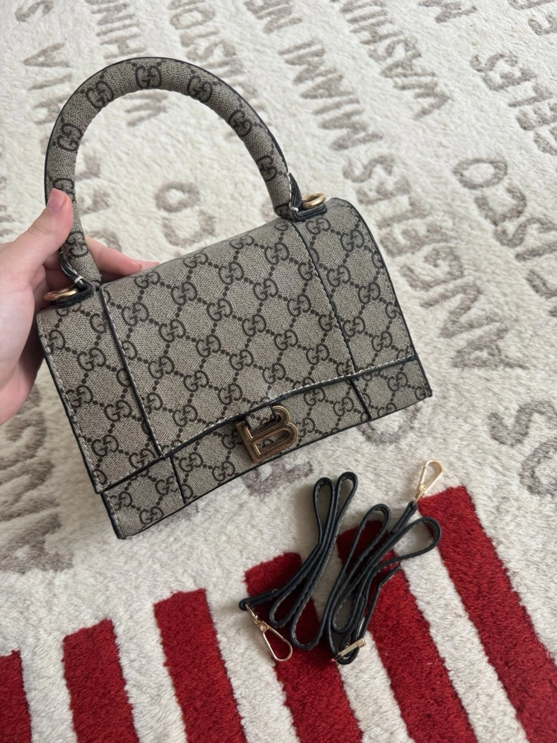 Gucci beige monogram handväska