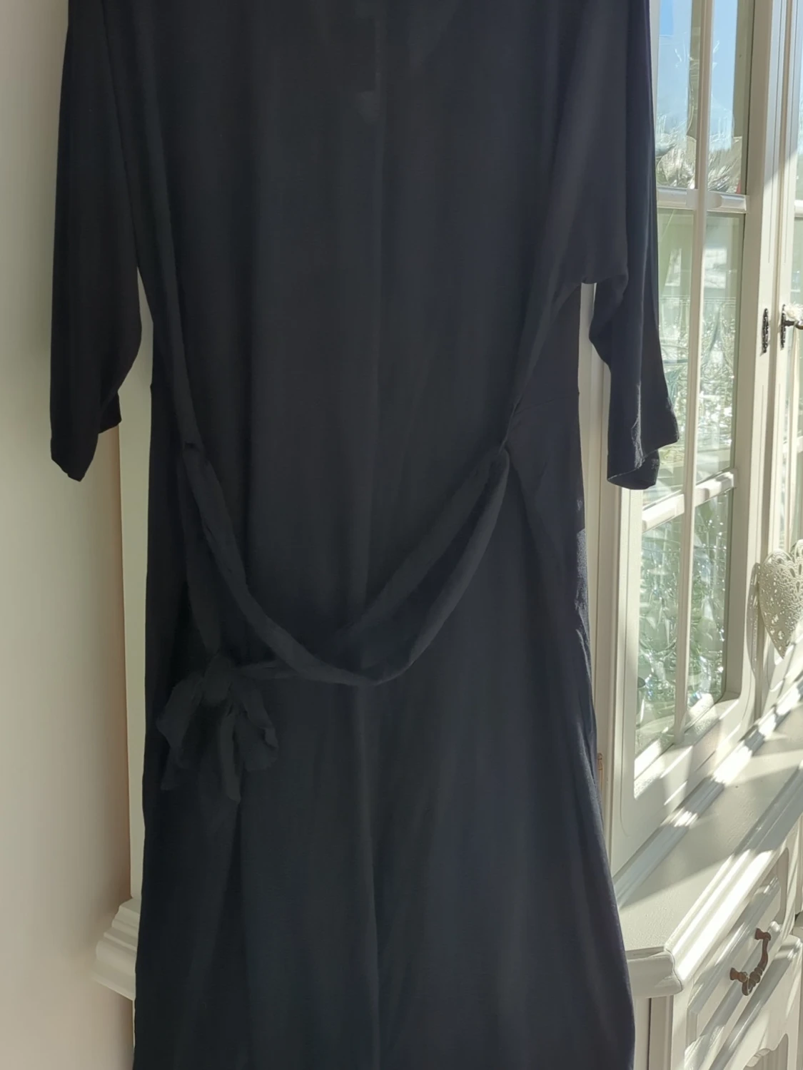 Svart v-ringad klänning från Å+ - 2