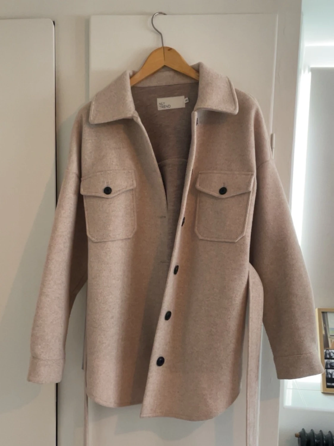 Beige skjortjacka från Nelly