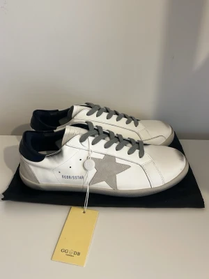 Golden Goose superstar ⭐️ - Snygga Golden goose superstar⭐️ | Strl 44📏 | Endast Prövade | Dustbag medkommer |                  Hör av dig vid frågor!😁💬