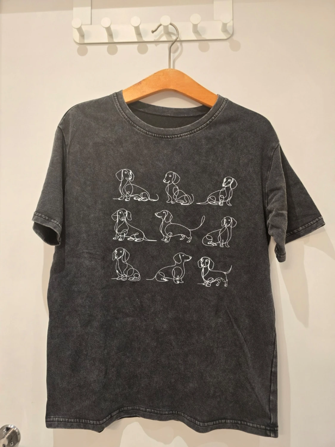 Svart t-shirt med tax-tryck