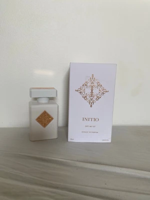 Initio Lift me Up EDP - Hej, säljer nu en nylanserad Initio, är bara testad, självklart äkta, lådan tillkommer, luktar väldigt bra 