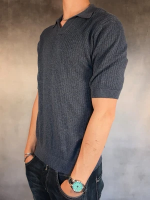 Bläck Piké - - Bläck piké i Linneblend — Storlek S — 9/10 - Bra skick utan skavanker — Inkluderat - Piké — Retail 599kr — Modellen är 180cm, 65kg