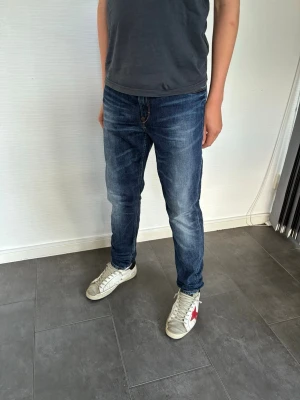 Lee selvage jeans - Lee sallie selvage jeans herr| pris:449kr| storlek: W28 L33| skick:9/10| hör av dig vid minsta lilla fundering eller fråga|