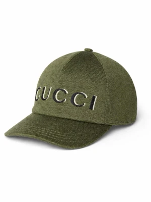Gucci keps - Gucci keps 	•	Märke: Gucci 	•	Färg: Grön 	•	Märkt storlek: M 	•	Upplevd passform: Justerbar baktill 	•	Skick: Helt oanvänd, i butiksskick med tags 	•	Alla tillbehör från butiksköp ingår 	•	Originalpris: 6500kr  	•	Säljs via Prestige Room, ett svenskt bolag Hör gärna av er vid frågor eller funderingar. Mvh, Prestige Room