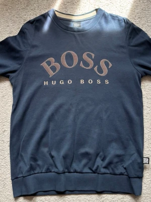BOSS sweatshirts - Boss sweatshirts, båda är storlek S