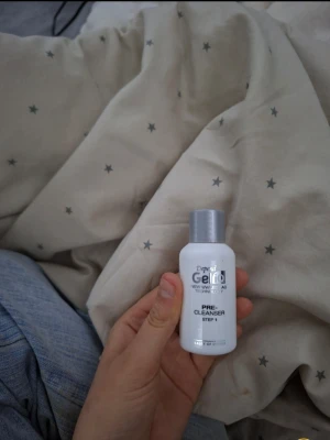 Depend Gel iQ Pre-Cleanser - Depend Gel iQ Pre-Cleanser Step 1, använd några gånger.