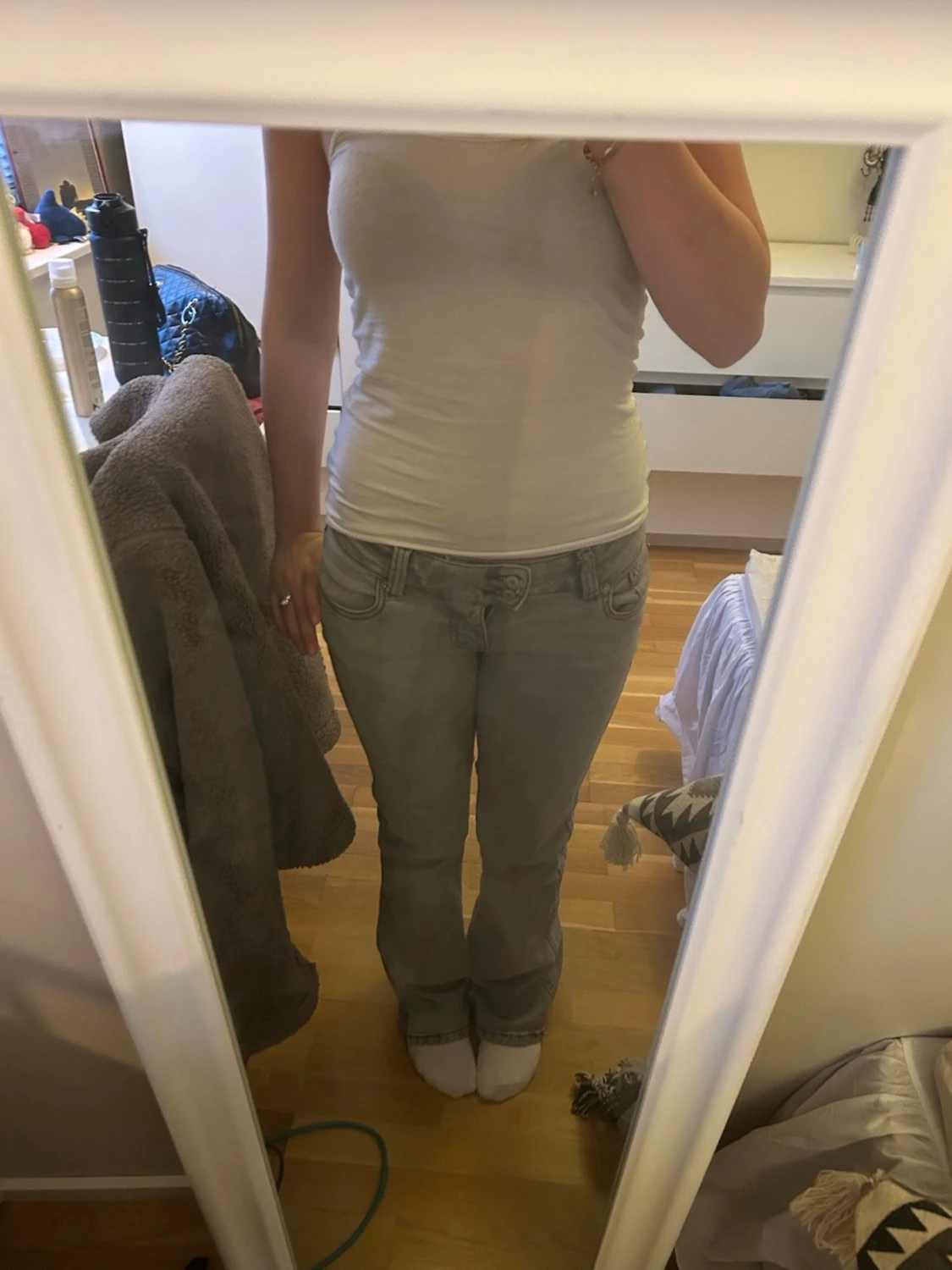 Ljusgrå bootcut jeans med brodyr - 3