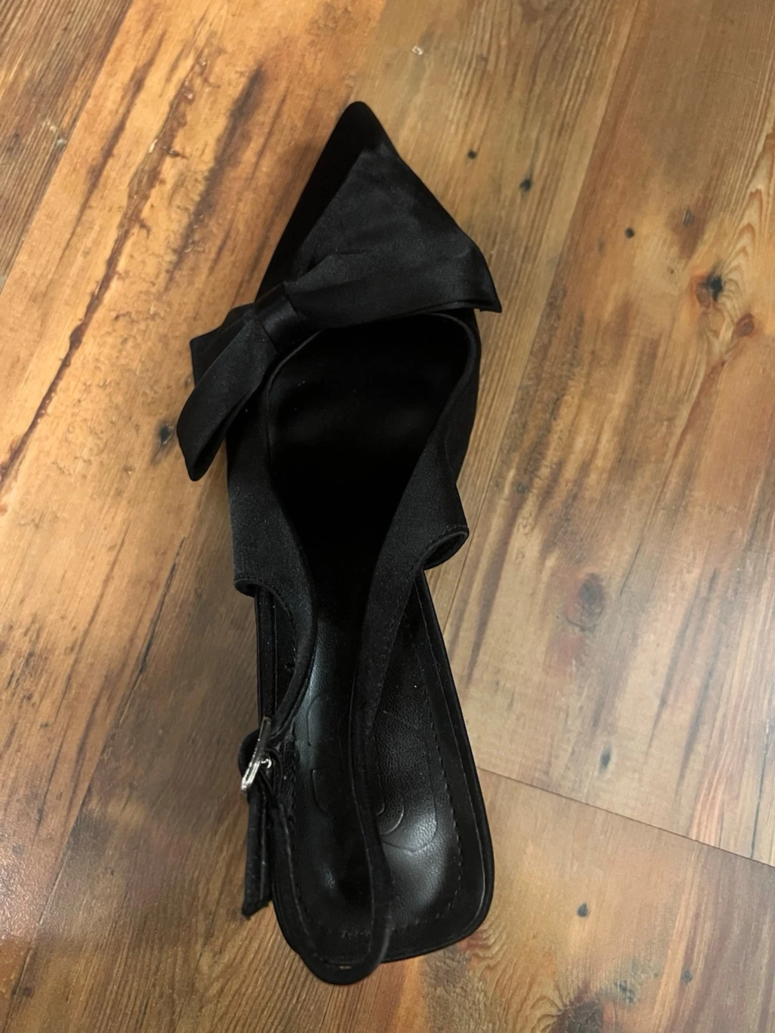 Svarta pumps med rosett - 2