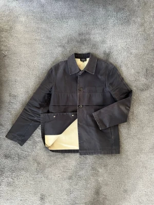 A.P.C OVERSHIRT  - Otroligt snygg overshirt fårn A.P.C | Skick: 8.5/10 | Strl: S | Hör av dig vid intresse eller om du undrar någonting! 