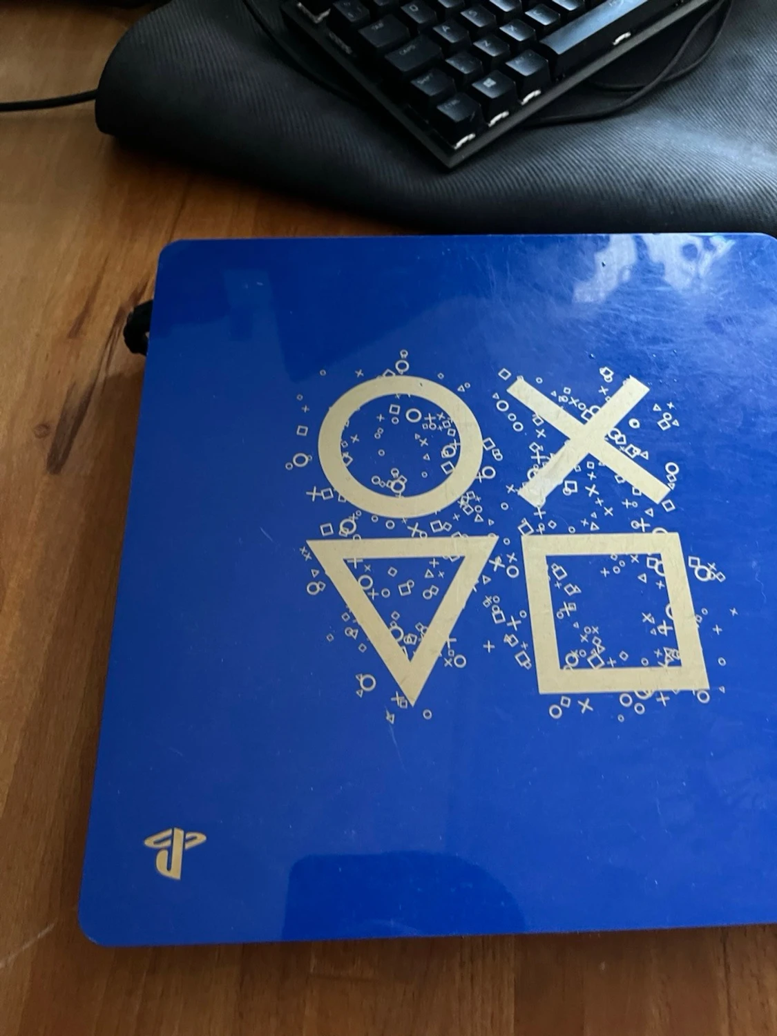 PS4 limited edition+ två kontroller - 2