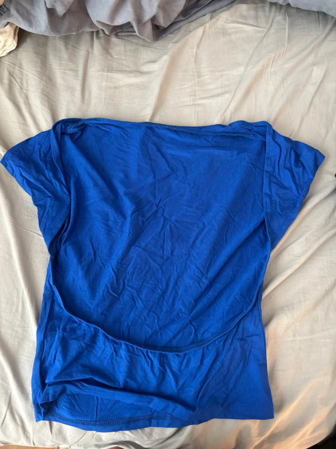 Blå topp med öppen rygg  - 1