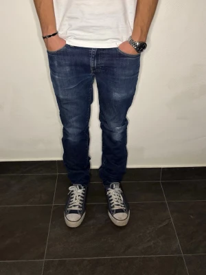 Levi’s jeans - Strl - 31/34 | Skick - 10/10 | Nypris - ca 1500kr | Vid minsta lilla fundering är det bara att skriva!