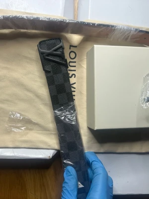 Svart bälte - Helt ny. 125cm. Har du frågor? Fråga gärna!