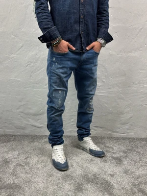 Replay jeans  - Ett par riktigt snygga jeans från Replay i storlek W32 L32 i modellen Bronny Hyperflex