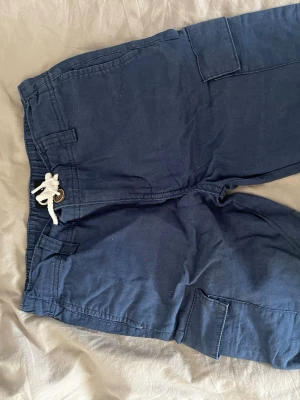 Shorts - Ett par shorts i storlek 140 från Cubus. Hela men använda. 