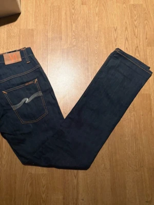 Thin Finn - Säljer ett par thin finn som fadear väldigt snyggt. Kontakta för frågor, fraktar inom 24h.