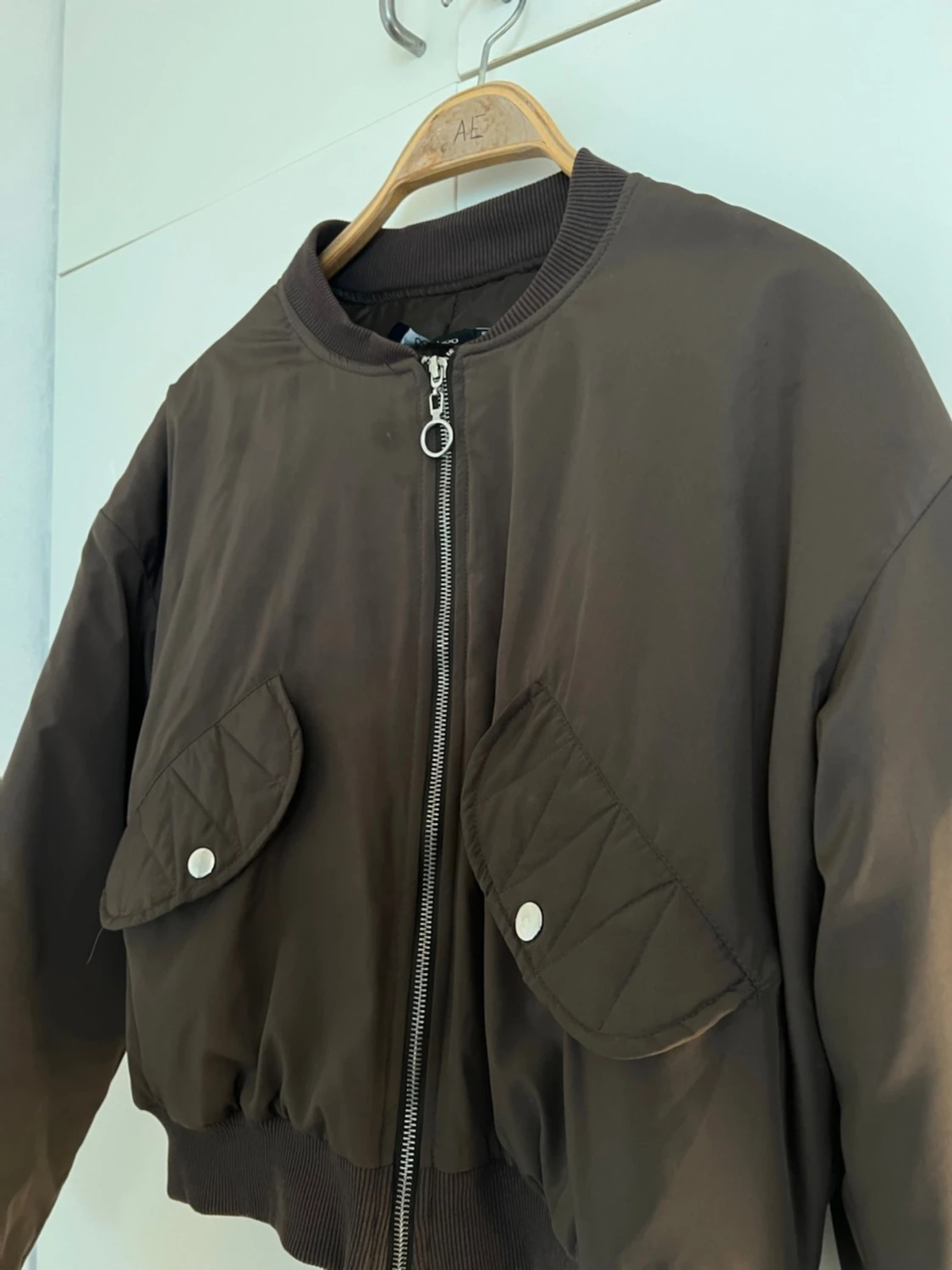 Brun bomberjacka med fickor - 3