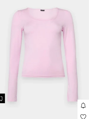 soft touch ljusrosa långärmad topp - snygg ljusrosa långärmad topp med rundad urringning🩷använd fåtal gånger