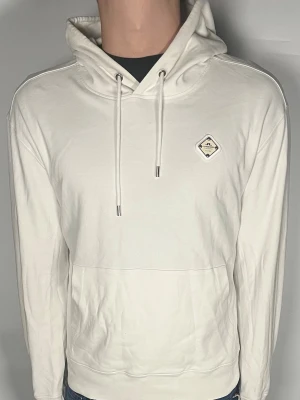 J.Lindeberg hoodie - Säljer en riktigt snygg och trendig J.Lindeberg hoodie i fint skick, storlek S, vid frågor är det bara att skiva //Gramenti