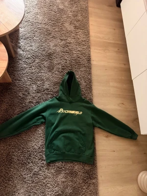 Psychworld Motion Logo Green Pullover Hoodie - Skick 10/10 knappt använd köpt på psychworld hemsida limiterad köpt på första droppet