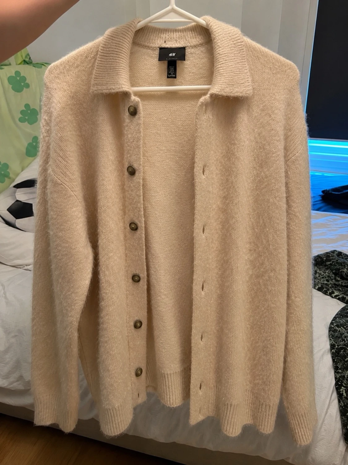 Beige stickad tröja  med knappar - 3