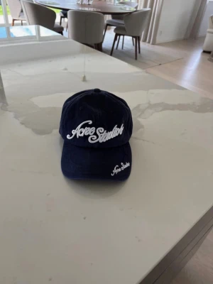Acne studios keps - Acne studios keps | nyskick 10/10 | pris kan diskuteras!