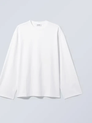 Basic vit långärmad topp från Weekday - Helt ny vit långärmad topp från Weekday i 100%  bomull. Rak oversized passform med rund halsringning och långa ärmar. Perfekt basplagg för en clean och enkel stil. Passar XS-L 🩷🩷