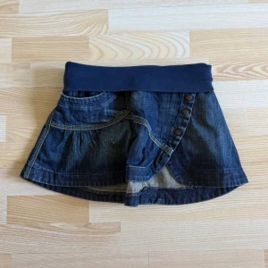 vintage foldover volang kjol - super söt men lite för stor på mig! strl 38🩷🩷