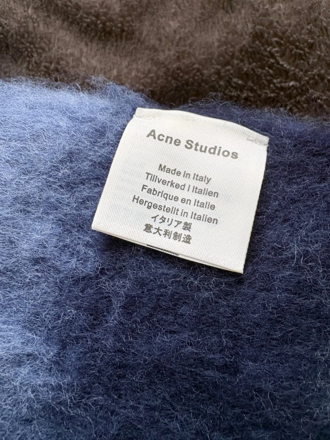 Acne studios halsduk  - 2