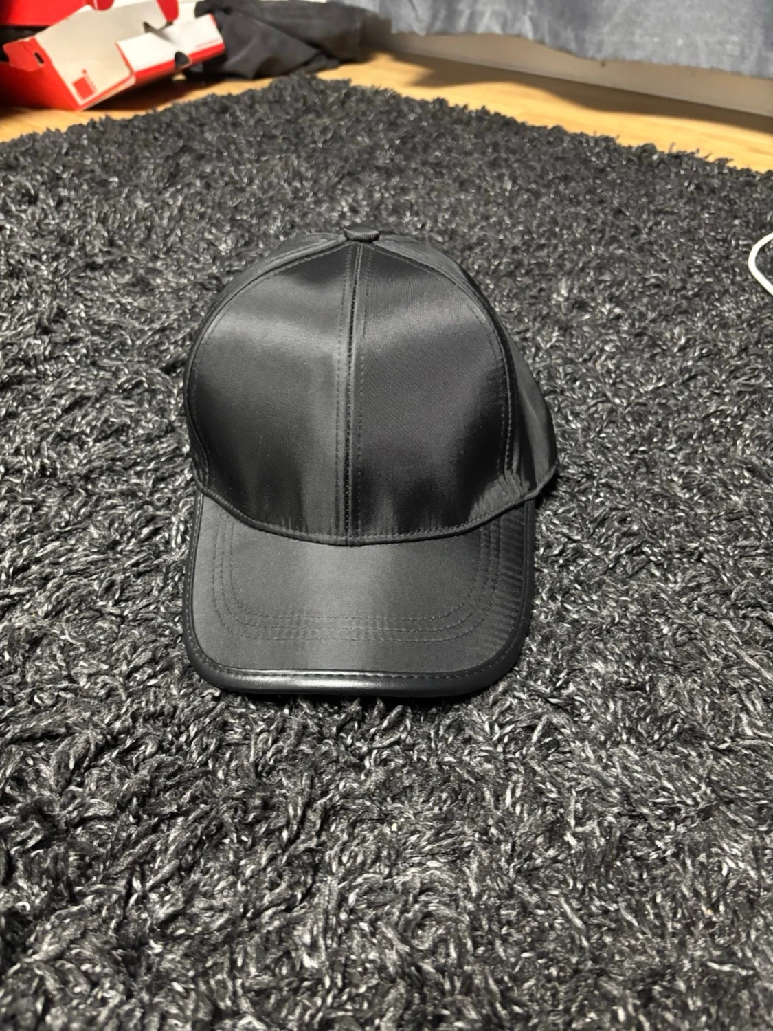 Svart keps från Prada i nylon - 1